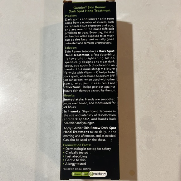 Garnier Skin Renew Dark Spot Hand Treatment - Picture 4 of 8